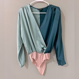 Strut&Bolt women's color block long sleeve deep vneck body suit size small Party